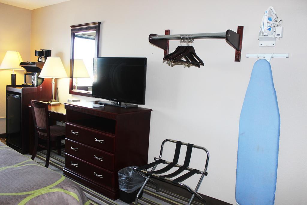 ซูเปอร์ 8 บาย วินด์แฮม ทัสคาลูซา Hotel ภายนอก รูปภาพ