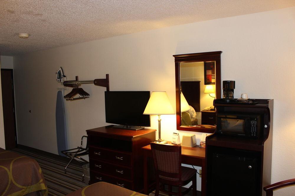 ซูเปอร์ 8 บาย วินด์แฮม ทัสคาลูซา Hotel ภายนอก รูปภาพ